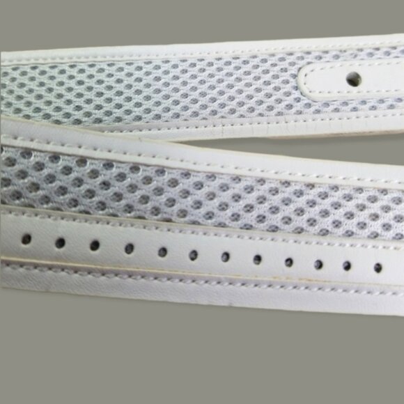 White Summer Leather With Mesh Pattern Men's Belt Size 44 1.5" Wide - Picture 5 of 5